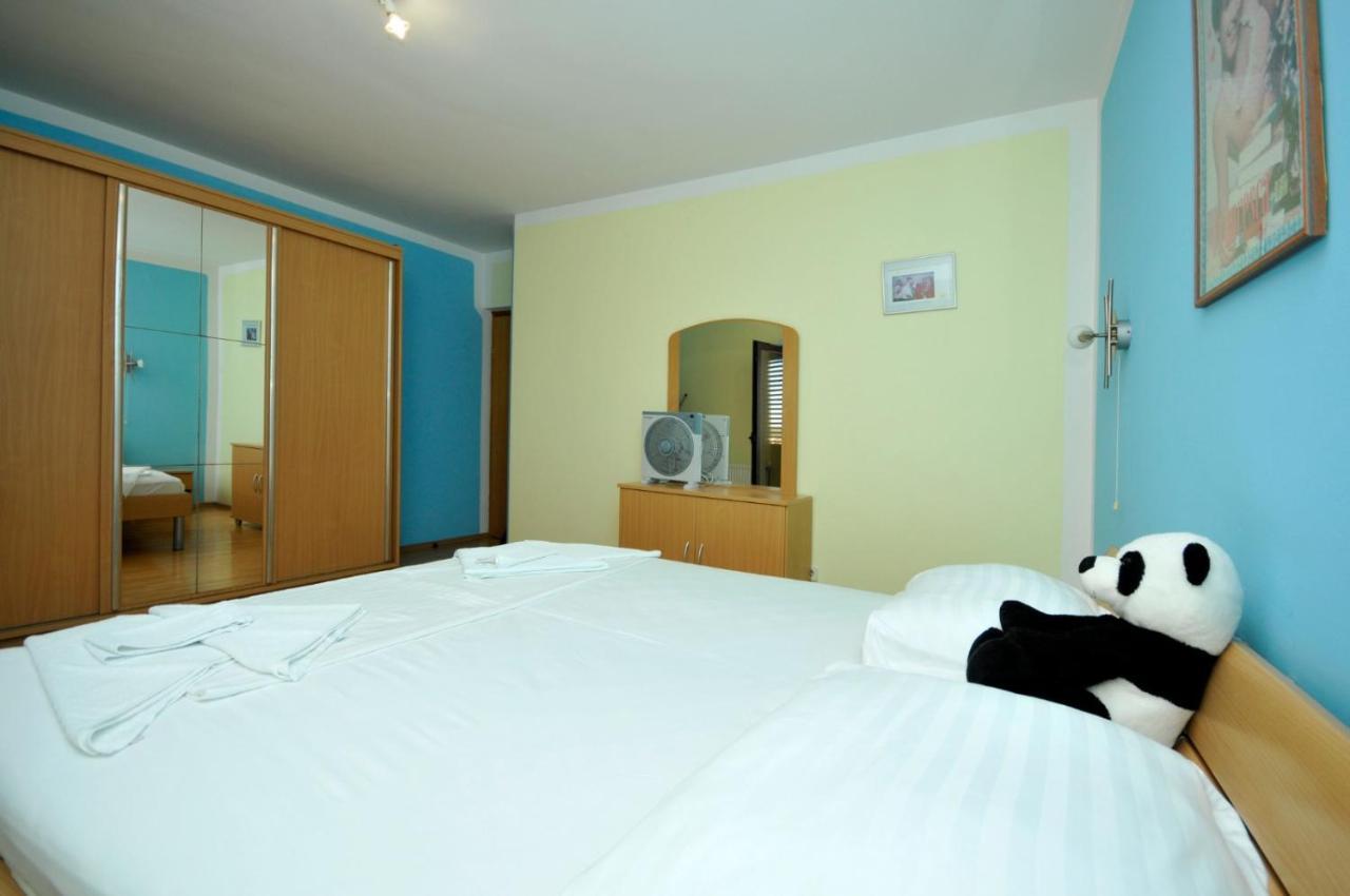 Roso Apartment With Sea View Trogir Exterior photo