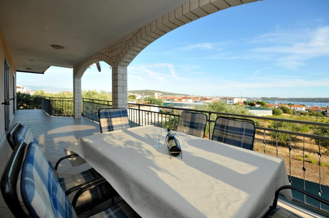 Roso Apartment With Sea View Trogir Exterior photo