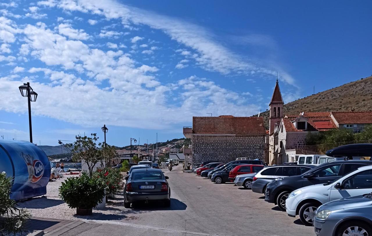 Roso Apartment With Sea View Trogir Exterior photo